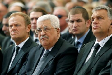 Presiden Abbas dan PM Netanyahu bertemu di upacara pemakaman Peres