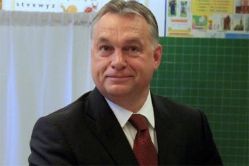 Hungaria loloskan UU untuk usir universitas George Soros