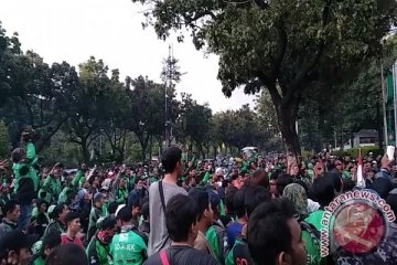 Pengemudi Go-Jek: sekarang dapat Rp 50 ribu sehari saja sudah hebat