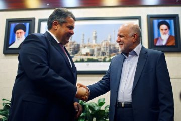 Menteri perminyakan bantah ketidak-sepakatan dengan Presiden Rouhani