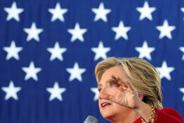 Kantor kampanye Clinton dikirimi amplop mencurigakan