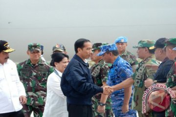 Panglima TNI sambut Jokowi di Bandara Ranai