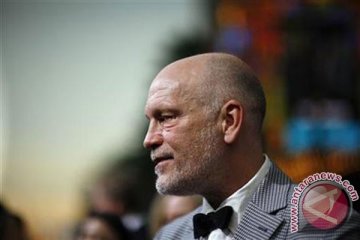 Aktor John Malkovich menang gugatan lawan koran Le Monde