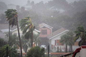 Ratusan orang terjebak banjir North Carolina akibat Badai Matthew