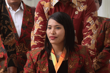 Nengah Widiasih jadi penyulut kaldron Peparnas 2016