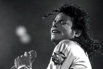 Jaket "Bad" Michael Jackson dilelang