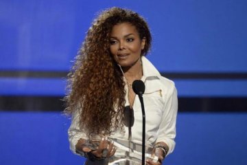 Janet Jackson pamer bayi laki-lakinya