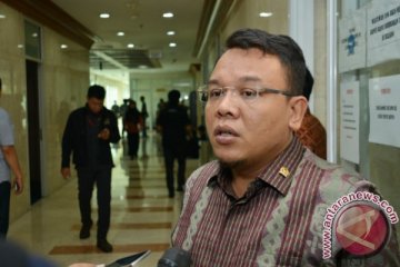 Legislator: Tekan maksimal dampak terlalu buruk bila karantina wilayah