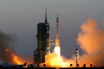 Dua astronot Tiongkok jalankan misi Shenzhou-11