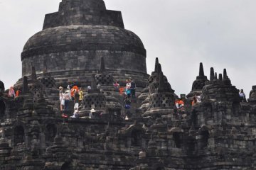 64 pelukis pameran The Balance di candi Borobudur