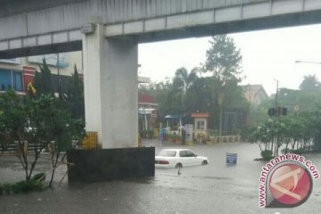 Banjir rendam SMAN 9 Kota Bandung
