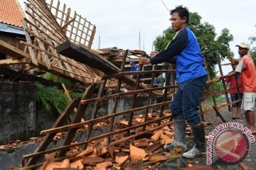 Puting beliung rusak tujuh rumah warga Ngawi
