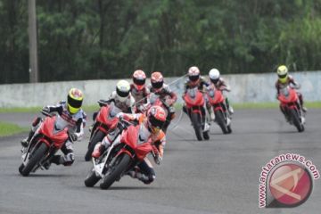Marc Marquez Beri 'Coaching Clinic'