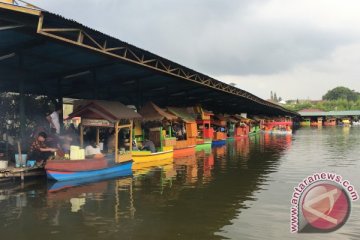 Wisata kuliner ke "Floating Market Lembang"