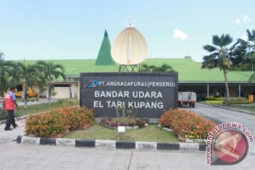 Kawasan Bandara Udara El Tari terbakar