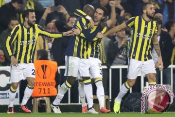 Gagal manfaatkan dominasi, MU dibekuk Fenerbahce 1-2