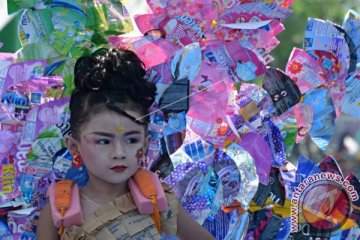 Busana Daur Ulang Sampah