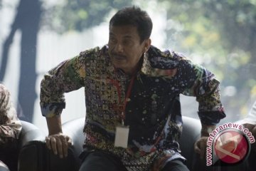 KPK dalami aliran dana suap untuk Wali Kota Madiun Bambang Irianto