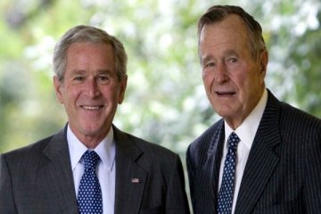 Mantan Presiden AS George HW Bush pulih dari pneumonia