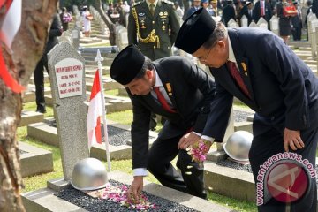 Presiden dan Wapres peringati Hari Pahlawan di Kalibata