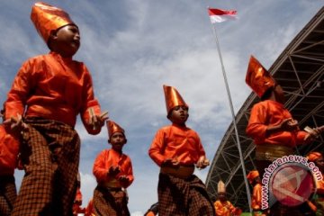 ATRAKSI TARI GANDRANG BULO