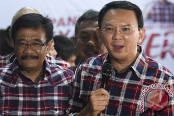 Ahok-Djarot saling diskusi jelang debat kedua