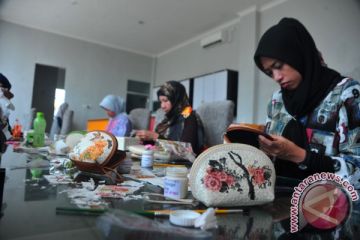 Pelatihan Hiasan Tempel Dari Tisu