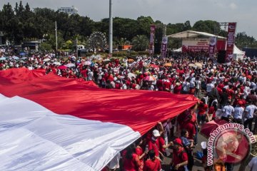 Parade Bhinneka Tunggal Ika berakhir damai