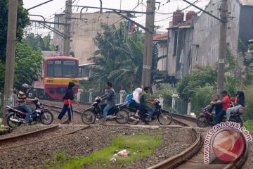 Lima tewas disambar KA di Kendal