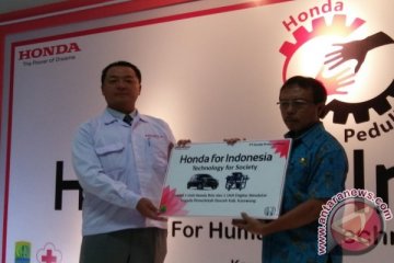 Honda donasikan mesin peraga ke sekolah kejuruan