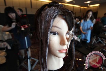 PRAKTIK PESERTA TATA RAMBUT