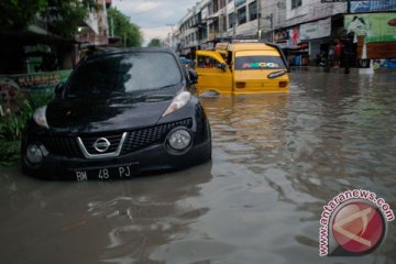 Pekanbaru banjir, polisi bentuk tim SAR