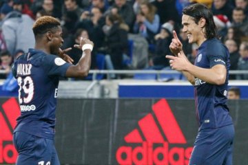 Dwigol Cavani menangkan PSG 2-1 atas Lyon