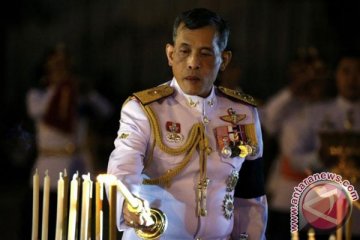 Raja baru Thailand untuk pertama kali tampil di muka umum