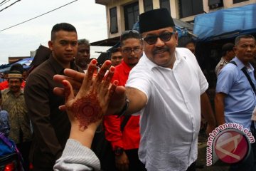 Rano Karno-Embay unggul sementara di Baduy