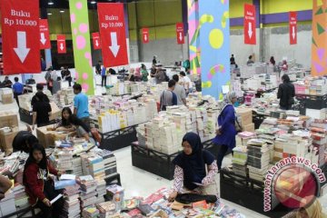 Hari ini ada pawai, pentas teater dan bazar buku di Jakarta