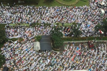 Kawasan sekitar Monas jadi tempat shalat Jumat