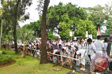 Transjakarta sediakan air bersih di Monas untuk Doa Bersama