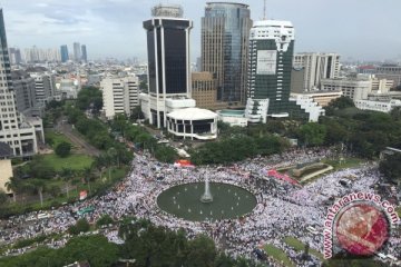 Panitia siapkan nasi bakar untuk peserta Doa Bersama 2 Desember