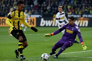Dwigol Aubameyang antar Dortmund tundukkan Gladbach 4-1