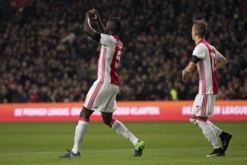 Ajax atasi Groningen 2-0