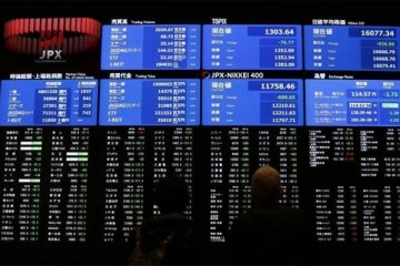 Bursa saham Tokyo dibuka nyaris datar, penguatan yen tekan eksportir
