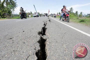 Jalan rusak Sumatera di Pematangsiantar rawan kecelakaan