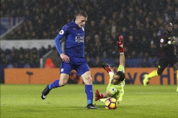 Leicester ganjal City 4-2 berkat tiga gol Vardy