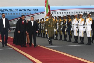 Jokowi tiba kembali di Indonesia setelah kunjungi India dan Iran