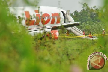 Ratusan penumpang Lion Air "tersandera" di landasan