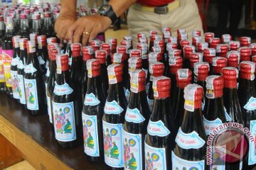 Polres Indramayu sita seratusan liter minuman beralkohol