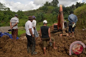 Lima korban banjir-longsor di Manado ditemukan