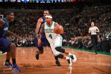 Isaiah Thomas pimpin Celtics bekuk Hornets 96-88