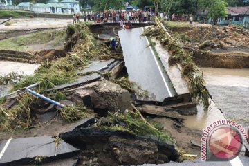 PLN pastikan jaringan listrik di Bima hampir normal pascabanjir